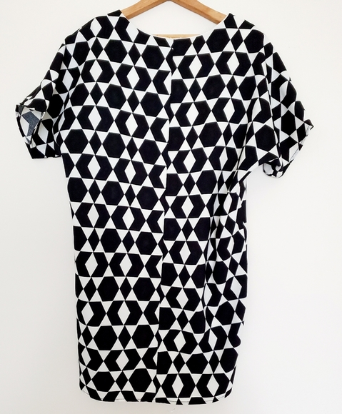 Everly black & white geometric print shirt dress - Picture 4 of 5